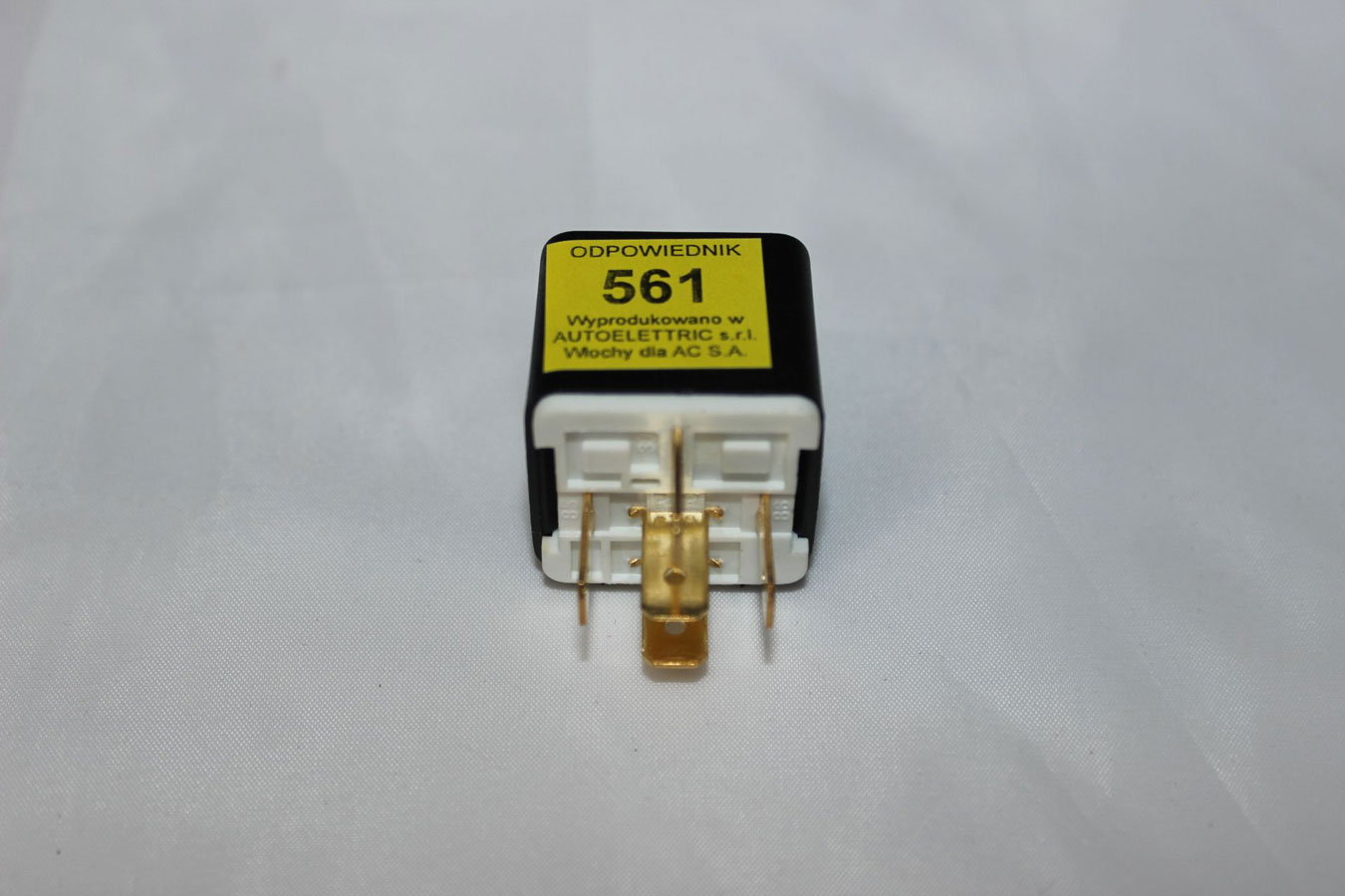 Relé 561 12V 20/30 A